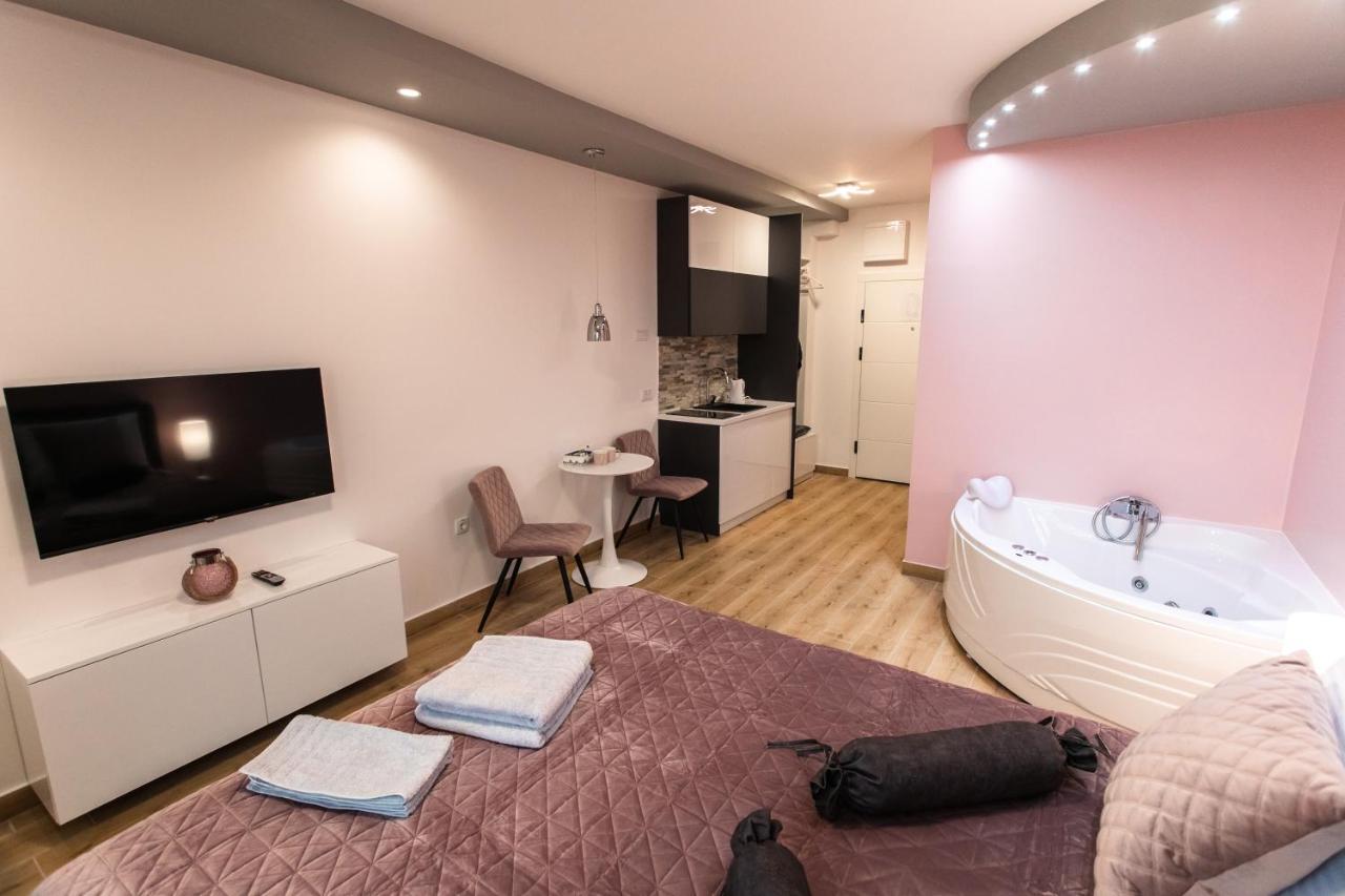 Room Jacuzzi “Athena” سوبوتيتْسا المظهر الخارجي الصورة